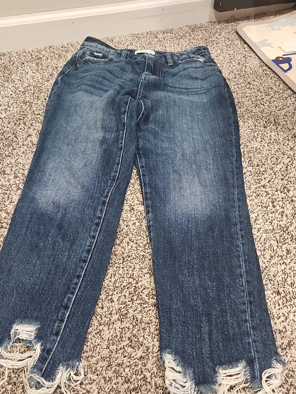 KanCan Medium Blue Distressed Cropped Jeans